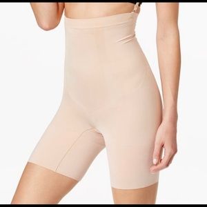 SPANX OnCore High Waisted Mid Thigh Short